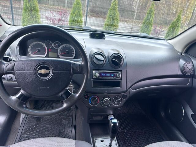 Черный Шевроле Авео, объемом двигателя 1.5 л и пробегом 250 тыс. км за 3100 $, фото 3 на Automoto.ua