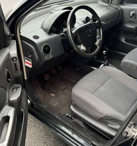 Черный Шевроле Авео, объемом двигателя 1.5 л и пробегом 270 тыс. км за 2999 $, фото 9 на Automoto.ua