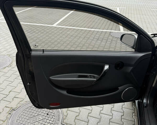 Черный Шевроле Авео, объемом двигателя 1.5 л и пробегом 195 тыс. км за 3800 $, фото 40 на Automoto.ua