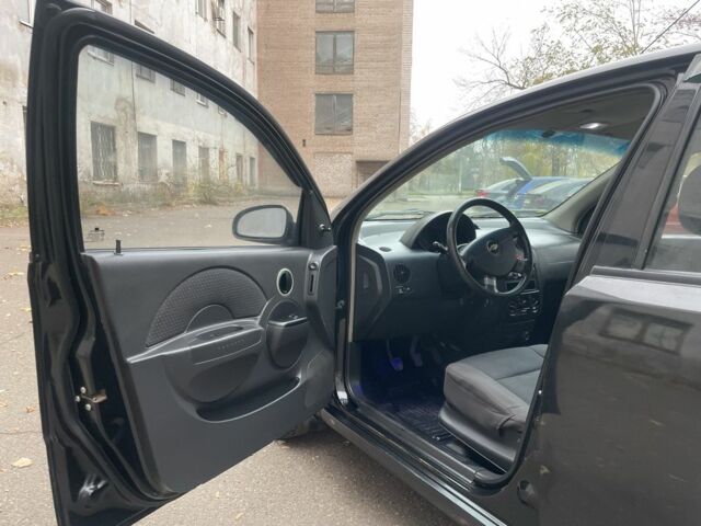 Черный Шевроле Авео, объемом двигателя 1.5 л и пробегом 400 тыс. км за 2900 $, фото 11 на Automoto.ua