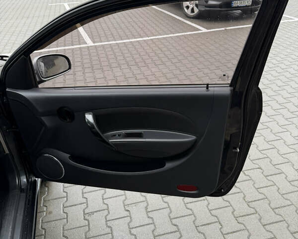 Черный Шевроле Авео, объемом двигателя 1.5 л и пробегом 195 тыс. км за 3800 $, фото 46 на Automoto.ua