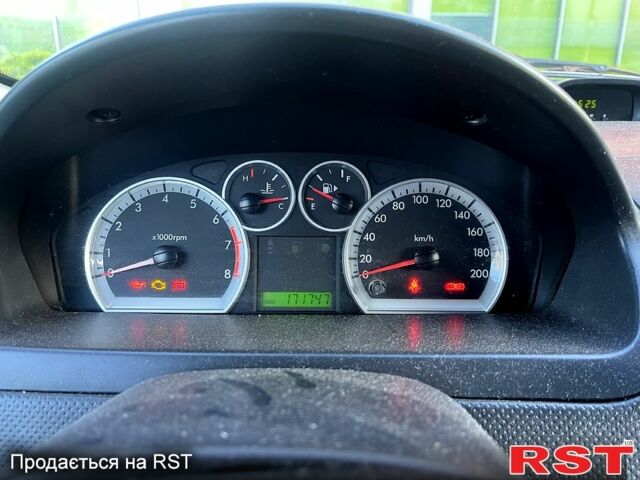 Черный Шевроле Авео, объемом двигателя 1.5 л и пробегом 171 тыс. км за 2700 $, фото 10 на Automoto.ua