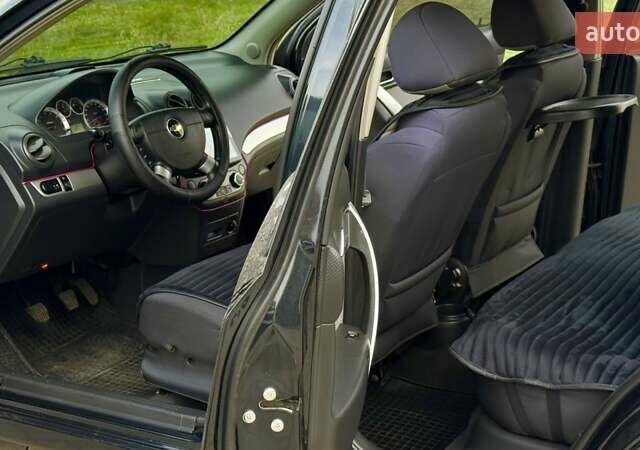 Черный Шевроле Авео, объемом двигателя 1.4 л и пробегом 160 тыс. км за 4600 $, фото 4 на Automoto.ua