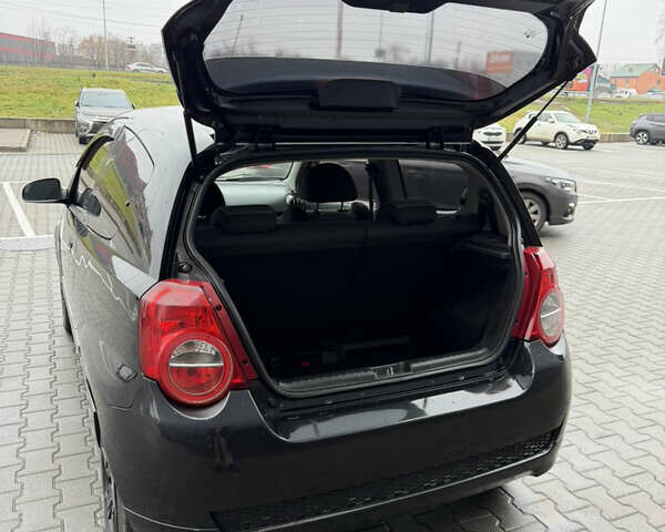 Черный Шевроле Авео, объемом двигателя 1.5 л и пробегом 195 тыс. км за 3800 $, фото 37 на Automoto.ua