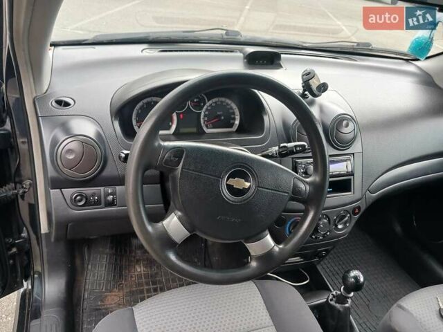 Черный Шевроле Авео, объемом двигателя 1.4 л и пробегом 220 тыс. км за 3100 $, фото 6 на Automoto.ua