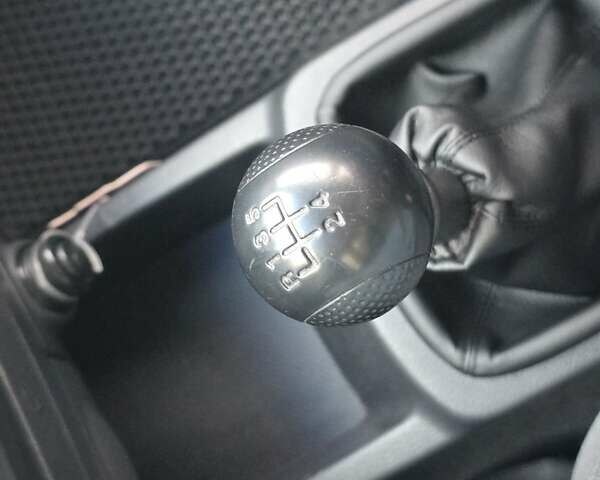 Черный Шевроле Авео, объемом двигателя 1.5 л и пробегом 220 тыс. км за 1999 $, фото 29 на Automoto.ua