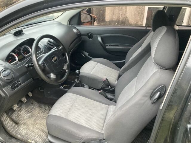 Черный Шевроле Авео, объемом двигателя 1.5 л и пробегом 170 тыс. км за 3500 $, фото 5 на Automoto.ua