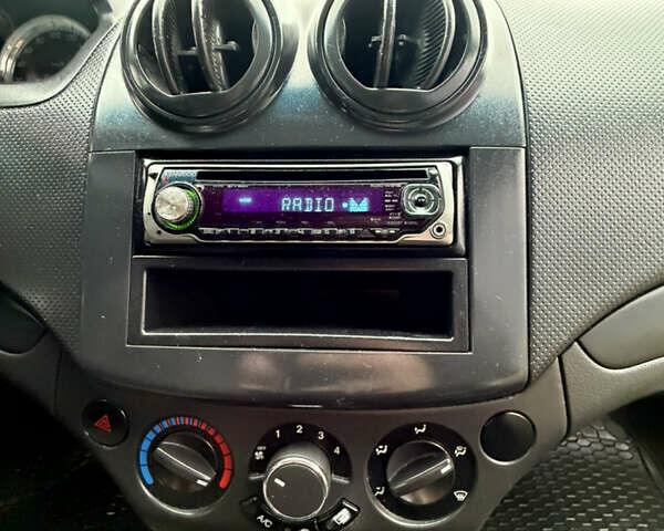 Черный Шевроле Авео, объемом двигателя 1.5 л и пробегом 195 тыс. км за 3800 $, фото 52 на Automoto.ua