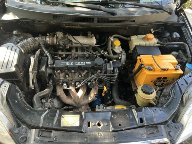 Черный Шевроле Авео, объемом двигателя 1.5 л и пробегом 300 тыс. км за 2800 $, фото 6 на Automoto.ua