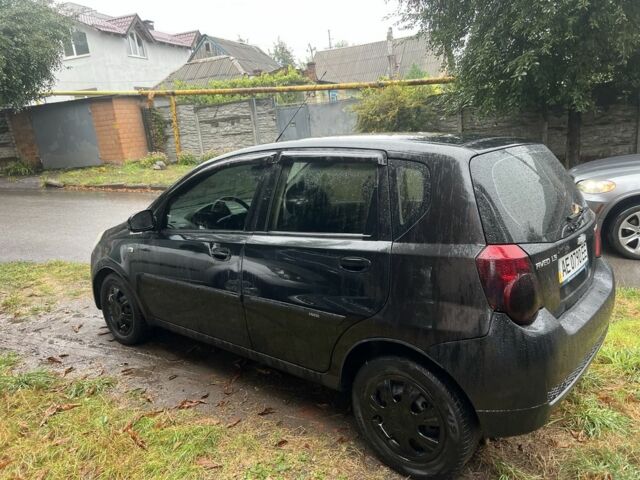 Черный Шевроле Авео, объемом двигателя 1.5 л и пробегом 300 тыс. км за 2800 $, фото 1 на Automoto.ua