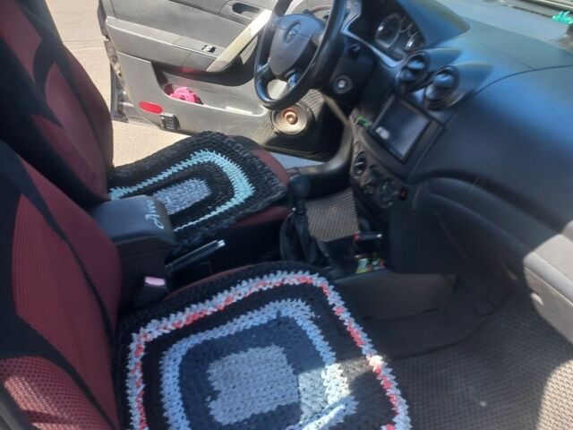 Черный Шевроле Авео, объемом двигателя 1.5 л и пробегом 220 тыс. км за 3200 $, фото 4 на Automoto.ua