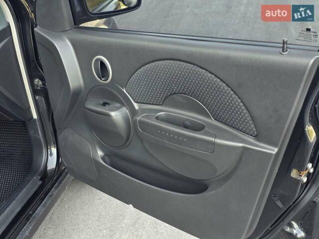 Черный Шевроле Авео, объемом двигателя 1.5 л и пробегом 220 тыс. км за 1999 $, фото 21 на Automoto.ua