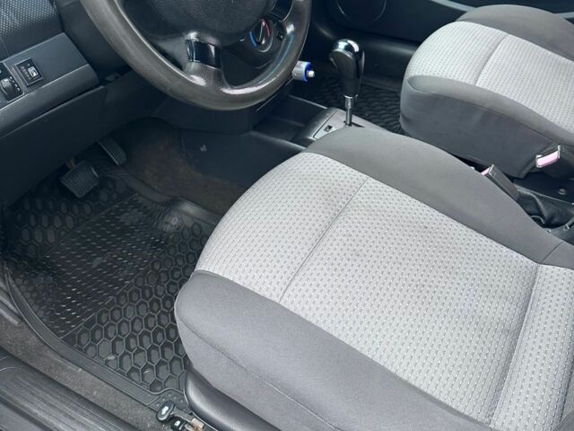 Черный Шевроле Авео, объемом двигателя 1.5 л и пробегом 250 тыс. км за 3100 $, фото 4 на Automoto.ua