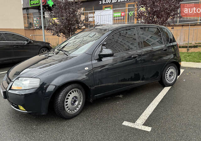 Черный Шевроле Авео, объемом двигателя 1.5 л и пробегом 270 тыс. км за 2999 $, фото 1 на Automoto.ua