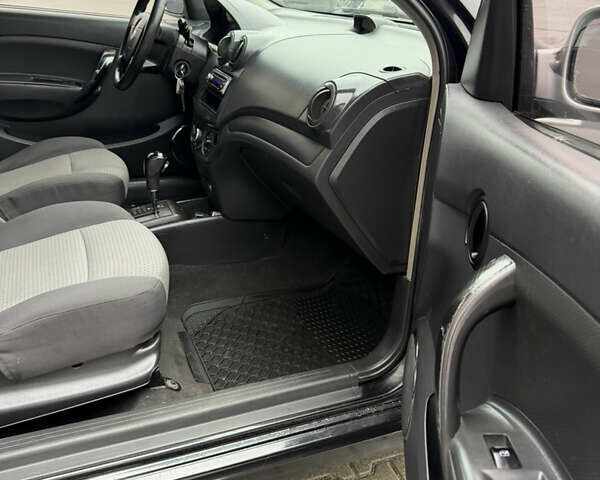 Черный Шевроле Авео, объемом двигателя 1.5 л и пробегом 195 тыс. км за 3800 $, фото 47 на Automoto.ua