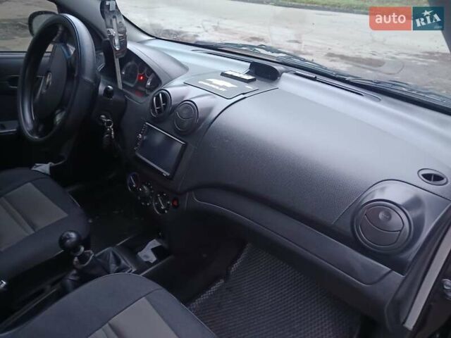 Черный Шевроле Авео, объемом двигателя 1.5 л и пробегом 324 тыс. км за 4250 $, фото 5 на Automoto.ua