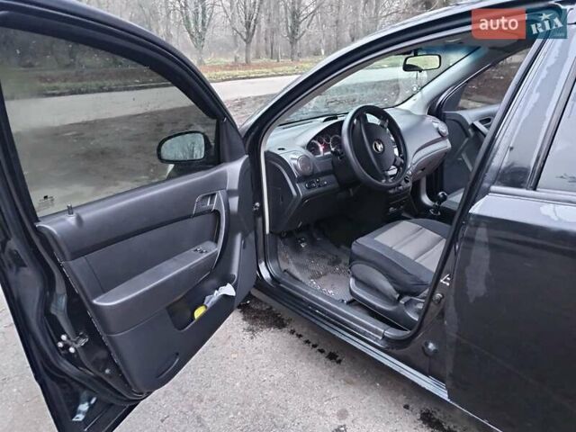 Черный Шевроле Авео, объемом двигателя 1.5 л и пробегом 324 тыс. км за 4250 $, фото 9 на Automoto.ua