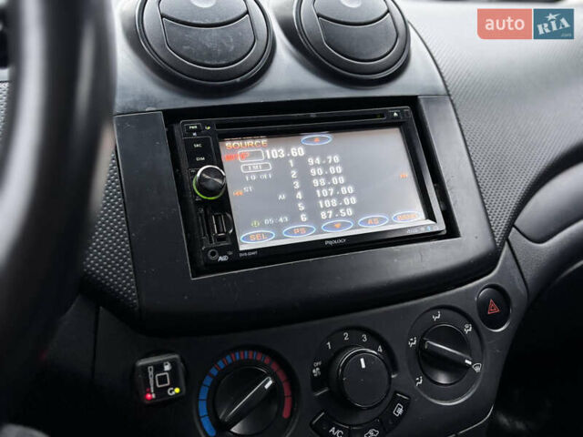 Черный Шевроле Авео, объемом двигателя 1.5 л и пробегом 220 тыс. км за 4199 $, фото 24 на Automoto.ua