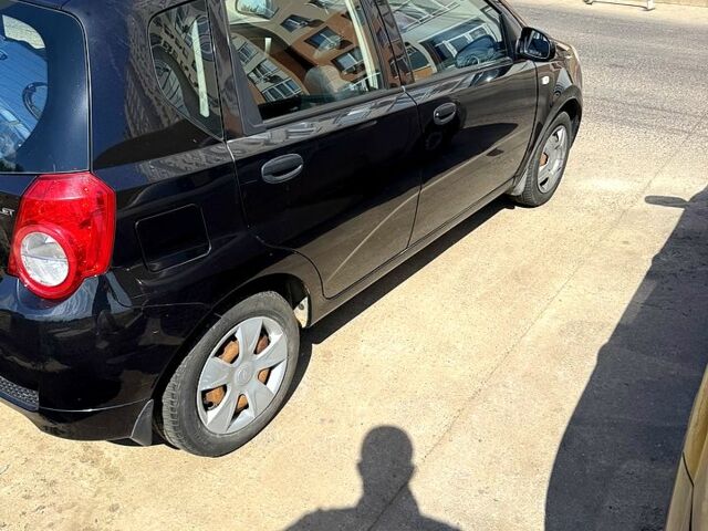 Черный Шевроле Авео, объемом двигателя 1.5 л и пробегом 65 тыс. км за 5000 $, фото 2 на Automoto.ua