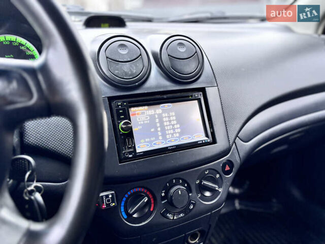 Черный Шевроле Авео, объемом двигателя 1.5 л и пробегом 220 тыс. км за 4199 $, фото 21 на Automoto.ua