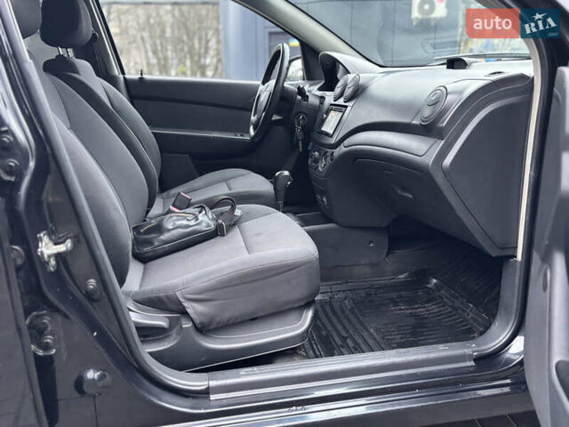 Черный Шевроле Авео, объемом двигателя 1.5 л и пробегом 220 тыс. км за 4199 $, фото 22 на Automoto.ua