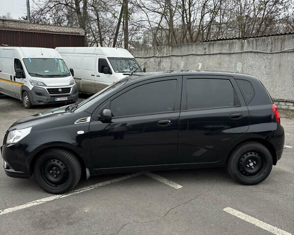 Черный Шевроле Авео, объемом двигателя 1.5 л и пробегом 110 тыс. км за 6000 $, фото 2 на Automoto.ua