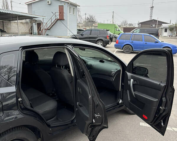 Черный Шевроле Авео, объемом двигателя 1.5 л и пробегом 110 тыс. км за 6000 $, фото 6 на Automoto.ua