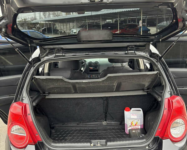 Черный Шевроле Авео, объемом двигателя 1.5 л и пробегом 110 тыс. км за 6000 $, фото 9 на Automoto.ua