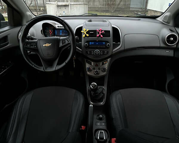 Черный Шевроле Авео, объемом двигателя 1.25 л и пробегом 191 тыс. км за 6000 $, фото 4 на Automoto.ua