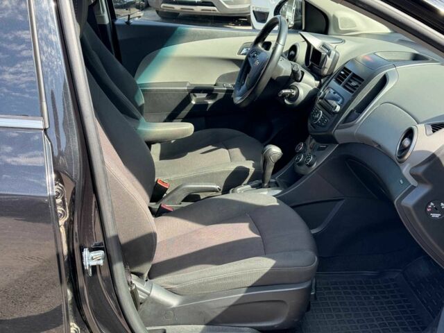 Чорний Шевроле Авео, об'ємом двигуна 1.6 л та пробігом 135 тис. км за 6940 $, фото 22 на Automoto.ua