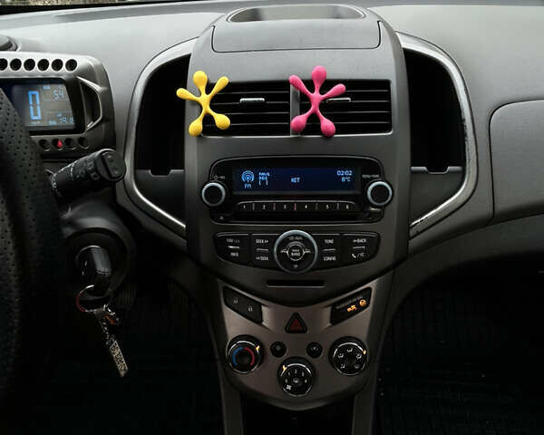 Черный Шевроле Авео, объемом двигателя 1.25 л и пробегом 191 тыс. км за 6000 $, фото 6 на Automoto.ua