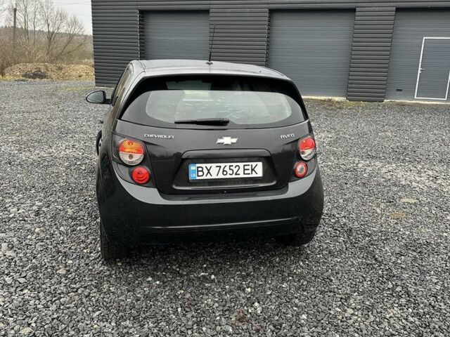 Черный Шевроле Авео, объемом двигателя 1.2 л и пробегом 270 тыс. км за 4500 $, фото 4 на Automoto.ua