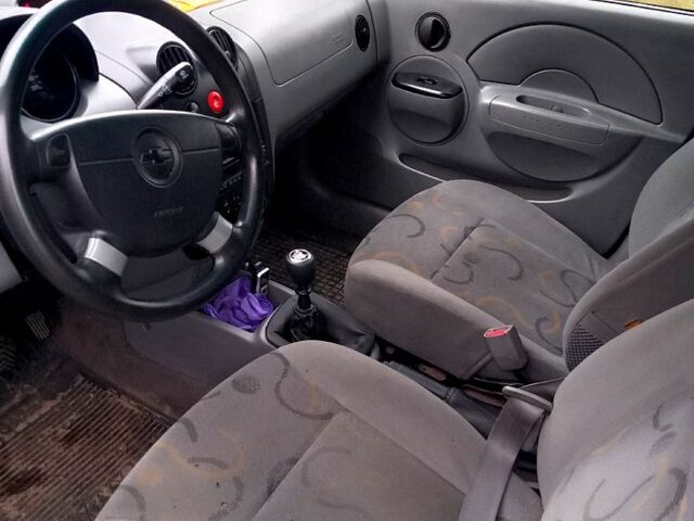 Чорний Шевроле Авео, об'ємом двигуна 1.5 л та пробігом 200 тис. км за 1700 $, фото 4 на Automoto.ua