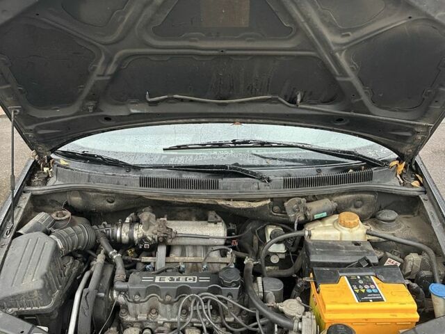 Черный Шевроле Авео, объемом двигателя 1.5 л и пробегом 200 тыс. км за 1450 $, фото 5 на Automoto.ua