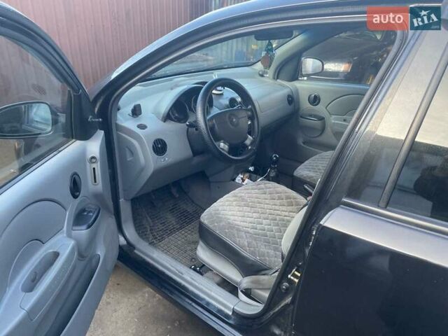 Черный Шевроле Авео, объемом двигателя 1.5 л и пробегом 220 тыс. км за 3000 $, фото 4 на Automoto.ua