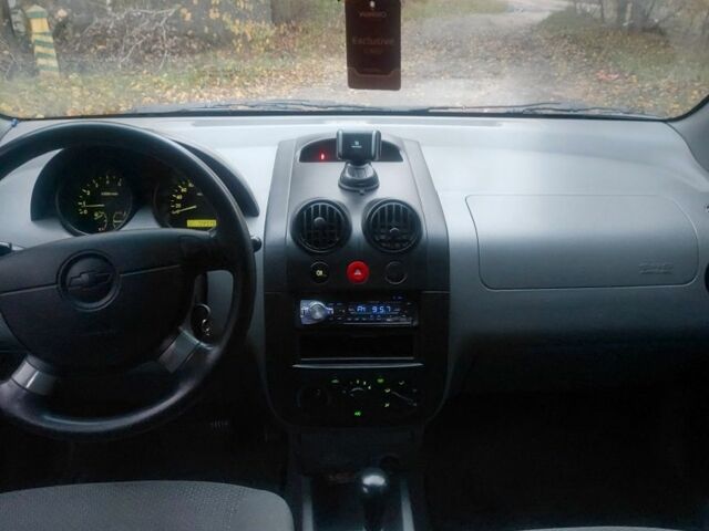 Черный Шевроле Авео, объемом двигателя 1.5 л и пробегом 200 тыс. км за 3200 $, фото 4 на Automoto.ua