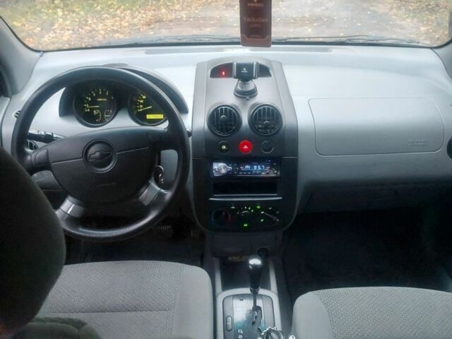 Черный Шевроле Авео, объемом двигателя 1.5 л и пробегом 200 тыс. км за 3200 $, фото 5 на Automoto.ua