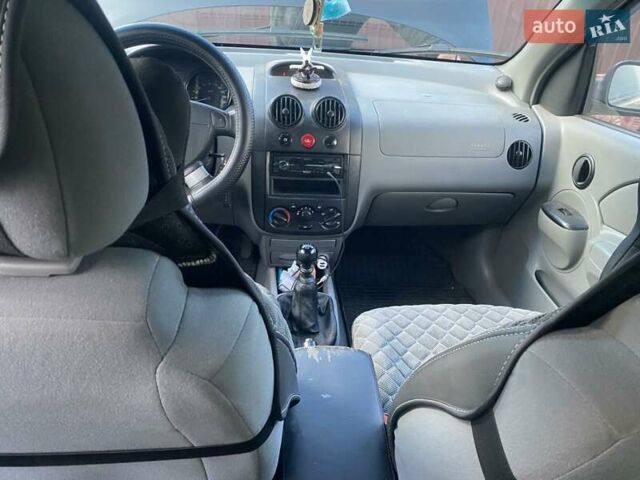 Черный Шевроле Авео, объемом двигателя 1.5 л и пробегом 220 тыс. км за 3000 $, фото 5 на Automoto.ua
