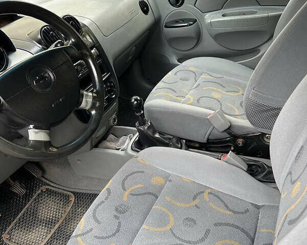 Чорний Шевроле Авео, об'ємом двигуна 1.5 л та пробігом 221 тис. км за 3500 $, фото 6 на Automoto.ua