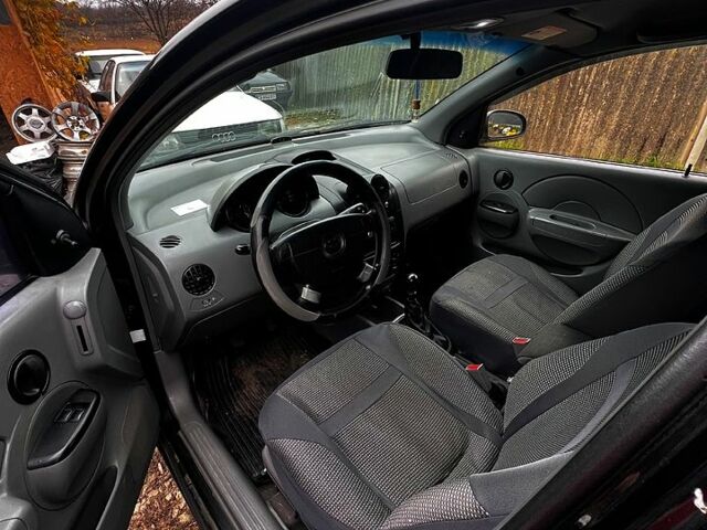 Черный Шевроле Авео, объемом двигателя 1.5 л и пробегом 211 тыс. км за 1800 $, фото 4 на Automoto.ua