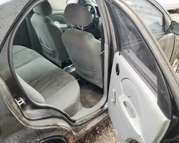 Черный Шевроле Авео, объемом двигателя 1.5 л и пробегом 62 тыс. км за 1200 $, фото 4 на Automoto.ua