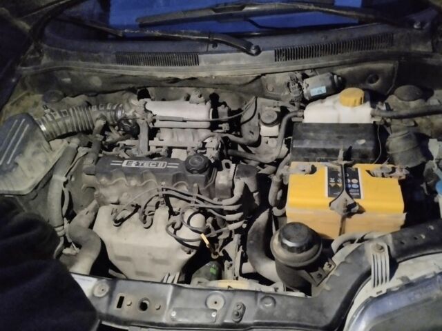 Чорний Шевроле Авео, об'ємом двигуна 1.5 л та пробігом 209 тис. км за 2800 $, фото 6 на Automoto.ua