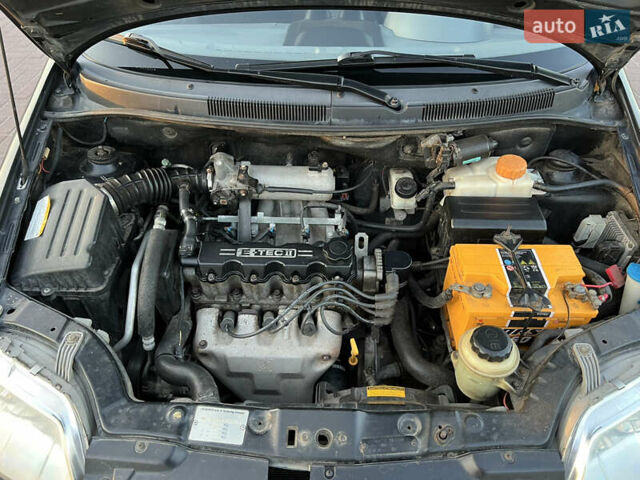 Чорний Шевроле Авео, об'ємом двигуна 1.5 л та пробігом 237 тис. км за 3100 $, фото 9 на Automoto.ua