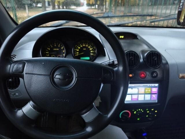 Черный Шевроле Авео, объемом двигателя 1 л и пробегом 334 тыс. км за 1700 $, фото 7 на Automoto.ua