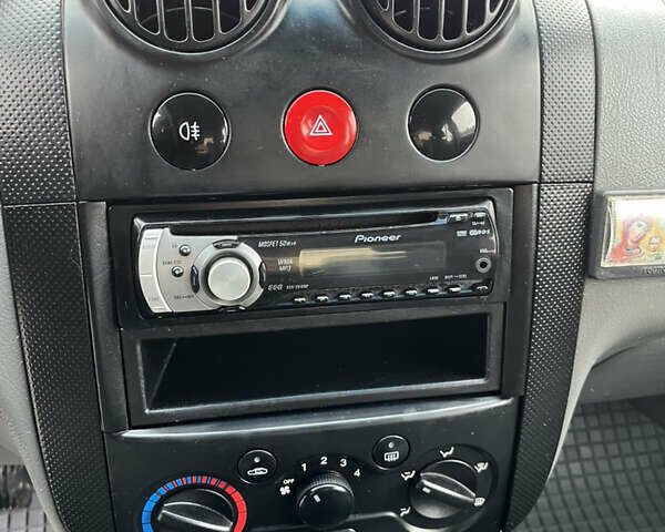 Черный Шевроле Авео, объемом двигателя 1.5 л и пробегом 209 тыс. км за 2999 $, фото 25 на Automoto.ua