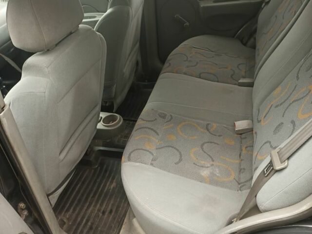 Черный Шевроле Авео, объемом двигателя 1.5 л и пробегом 250 тыс. км за 1300 $, фото 4 на Automoto.ua