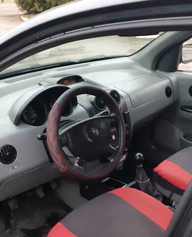 Черный Шевроле Авео, объемом двигателя 1.5 л и пробегом 290 тыс. км за 1900 $, фото 6 на Automoto.ua