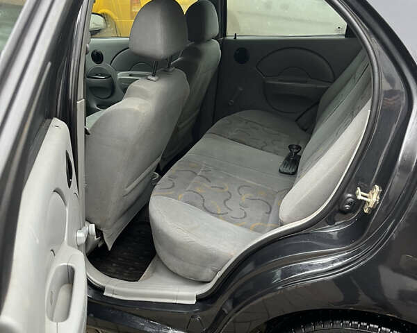 Чорний Шевроле Авео, об'ємом двигуна 1.5 л та пробігом 350 тис. км за 2600 $, фото 10 на Automoto.ua