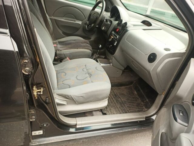 Черный Шевроле Авео, объемом двигателя 1.5 л и пробегом 250 тыс. км за 1300 $, фото 6 на Automoto.ua