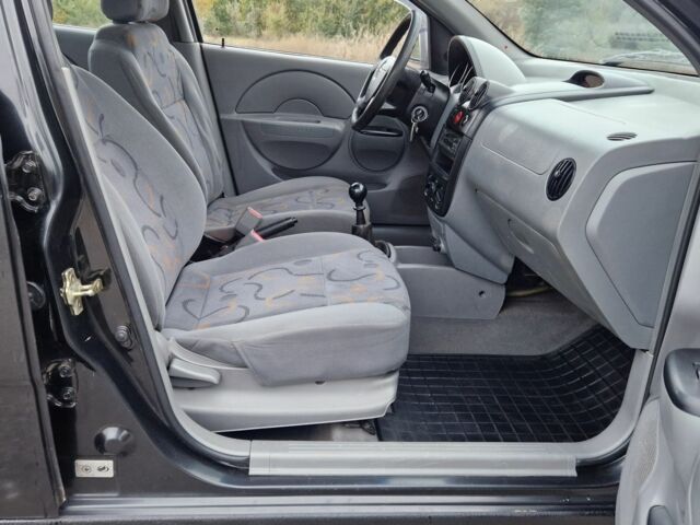 Чорний Шевроле Авео, об'ємом двигуна 1.5 л та пробігом 219 тис. км за 3350 $, фото 10 на Automoto.ua